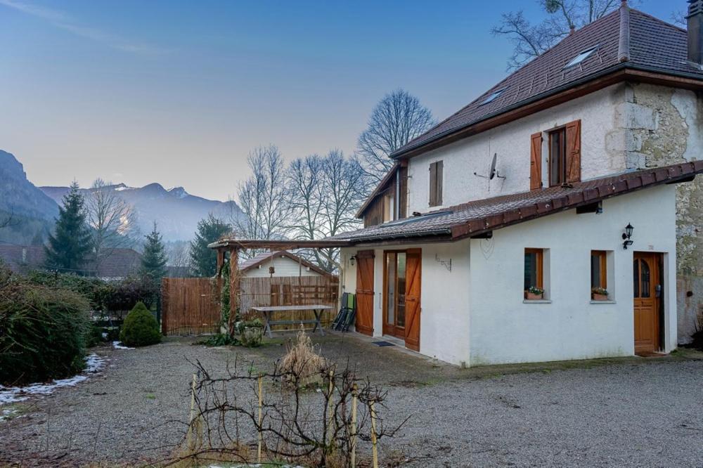 La Maison Des Jolicoeurs Saint-Christophe-sur-Guiers Εξωτερικό φωτογραφία